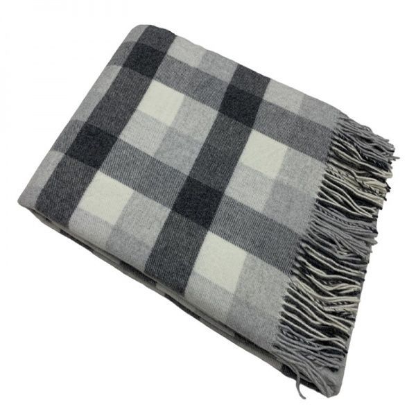 Плед "Тоскана",140х200, 01S/CELL. 5%каш,40%суп.тонк.ш,35%пан,20%п/э,бел-сер-т.сер, подар. короб