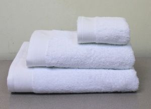 Полотенце махровое 70х140 белое, "GUTEN MORGEN"